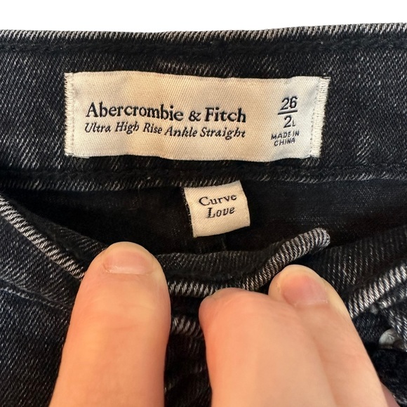 Abercrombie & FitchLong Ultra High Rise Straight Jeans Ripped Washed Black - Picture 6 of 9